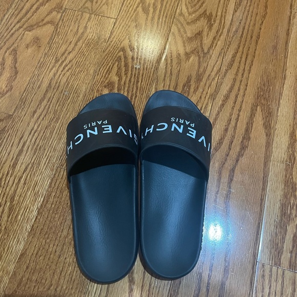 Givenchy slides - Picture 1 of 3